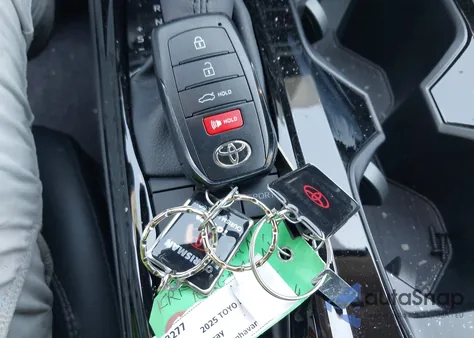 2025 Toyota Camry Xle from USA, damaged, VIN 4T1DBADK2SU509561